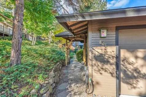 801 Clarence Lane Ashland OR 97520