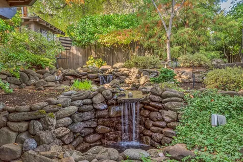 801 Clarence Lane Ashland OR 97520