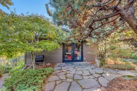 801 Clarence Lane Ashland OR 97520