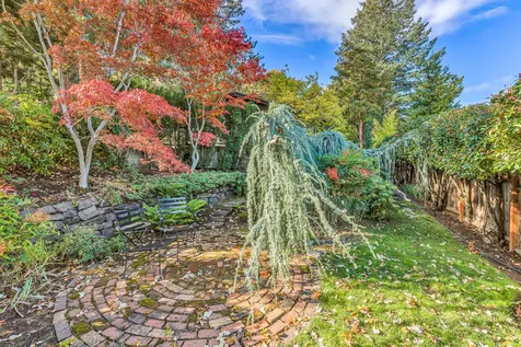 801 Clarence Lane Ashland OR 97520