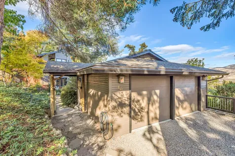 801 Clarence Lane Ashland OR 97520
