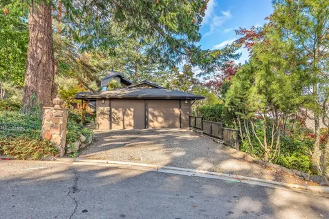 801 Clarence Lane Ashland OR 97520
