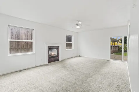 943 Crystal Drive Eagle Point OR 97524