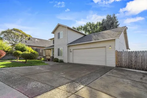 943 Crystal Drive Eagle Point OR 97524