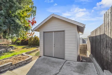 943 Crystal Drive Eagle Point OR 97524