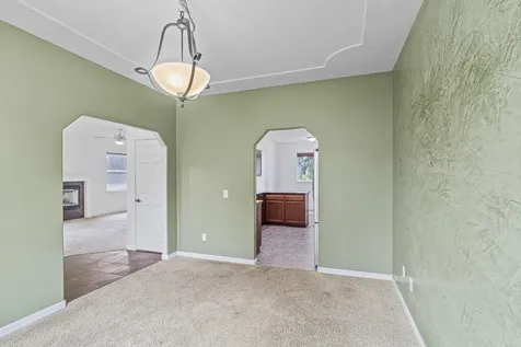943 Crystal Drive Eagle Point OR 97524