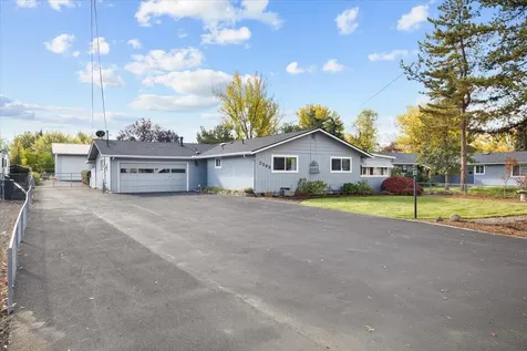 2393 Stearns Way Medford OR 97501