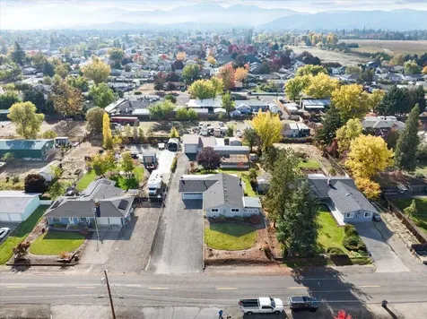 2393 Stearns Way Medford OR 97501