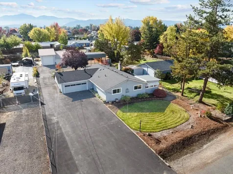 2393 Stearns Way Medford OR 97501