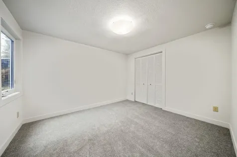 1371 NW Vicksburg Avenue Bend OR 97703
