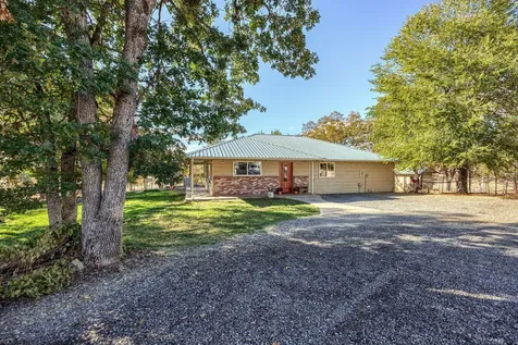 7400 Webber Road Central Point OR 97502