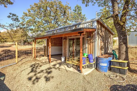 7400 Webber Road Central Point OR 97502