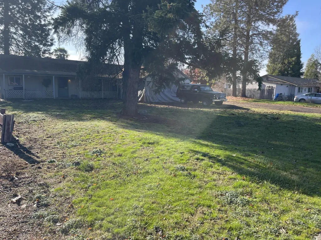 647 Ipson Drive Medford OR 97501