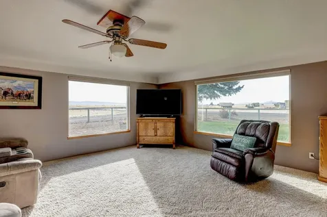 1774 W Ashwood Lane Madras OR 97741