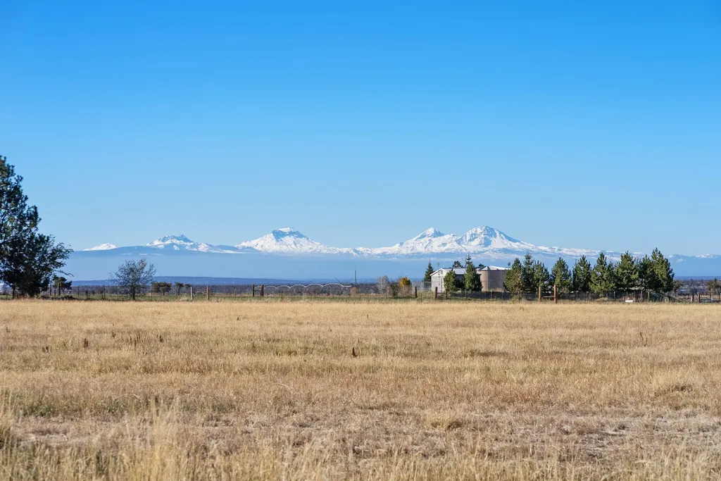 13902 SW Riggs Road Powell Butte OR 97753
