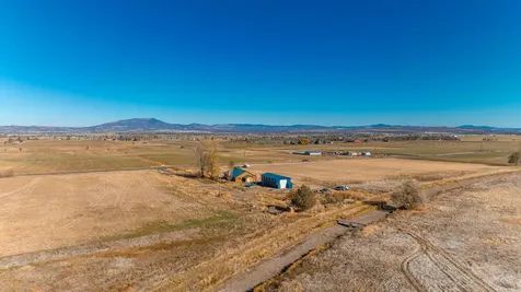 13902 SW Riggs Road Powell Butte OR 97753
