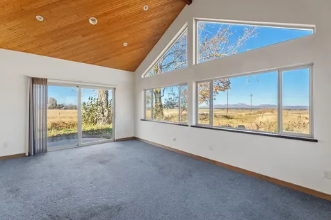 13902 SW Riggs Road Powell Butte OR 97753