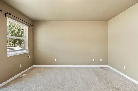 6187 SW Jaguar Avenue Redmond OR 97756
