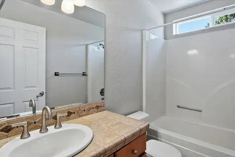 6187 SW Jaguar Avenue Redmond OR 97756