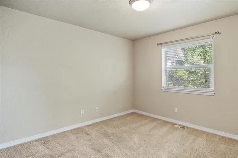 6187 SW Jaguar Avenue Redmond OR 97756
