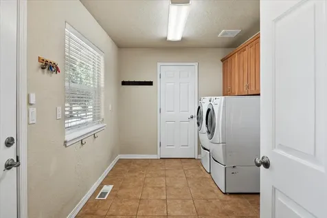 6187 SW Jaguar Avenue Redmond OR 97756