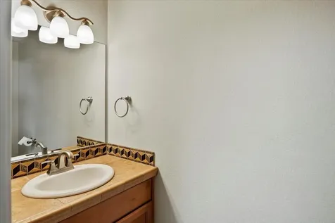 6187 SW Jaguar Avenue Redmond OR 97756