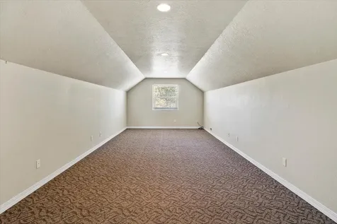 6187 SW Jaguar Avenue Redmond OR 97756