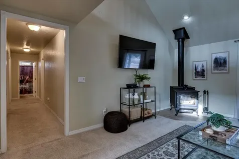 6187 SW Jaguar Avenue Redmond OR 97756