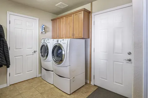 6187 SW Jaguar Avenue Redmond OR 97756