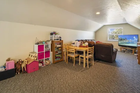 6187 SW Jaguar Avenue Redmond OR 97756