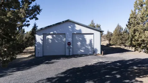 6187 SW Jaguar Avenue Redmond OR 97756