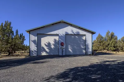 6187 SW Jaguar Avenue Redmond OR 97756