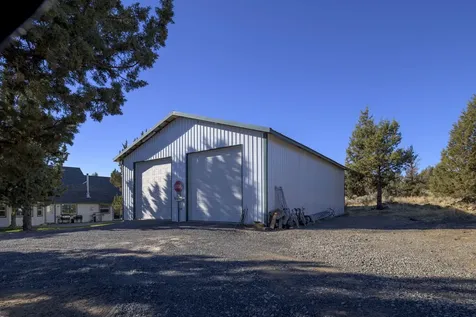 6187 SW Jaguar Avenue Redmond OR 97756