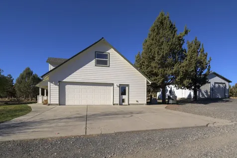 6187 SW Jaguar Avenue Redmond OR 97756