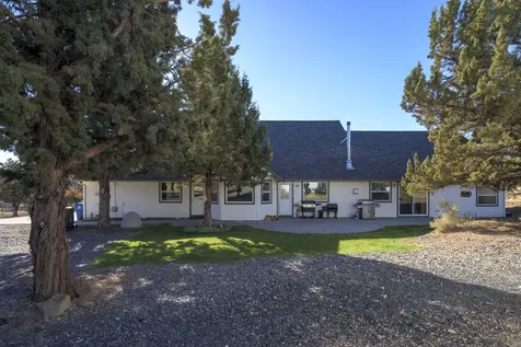 6187 SW Jaguar Avenue Redmond OR 97756