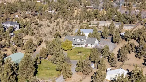 6187 SW Jaguar Avenue Redmond OR 97756