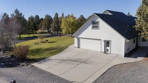 6187 SW Jaguar Avenue Redmond OR 97756