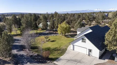 6187 SW Jaguar Avenue Redmond OR 97756