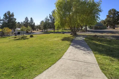 6187 SW Jaguar Avenue Redmond OR 97756