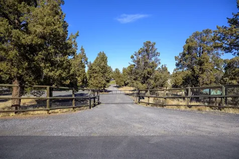 6187 SW Jaguar Avenue Redmond OR 97756