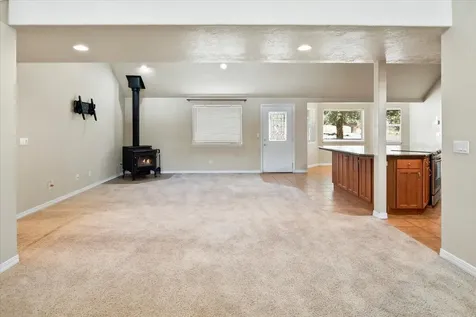 6187 SW Jaguar Avenue Redmond OR 97756