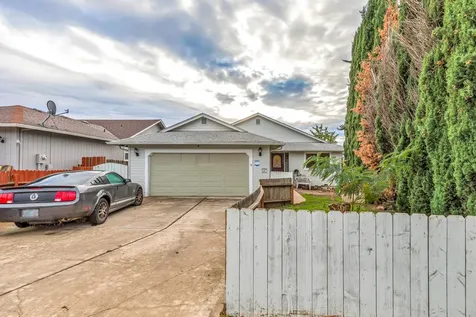 597 N Heights Drive Eagle Point OR 97524