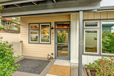 432 Nandina Street Ashland OR 97520
