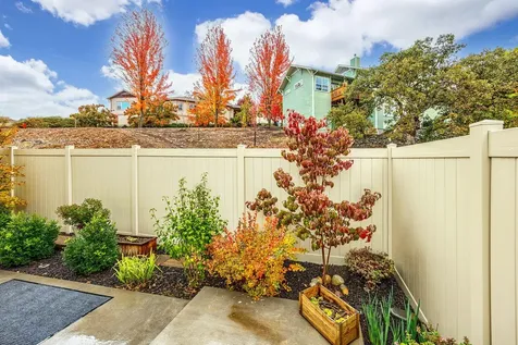 432 Nandina Street Ashland OR 97520