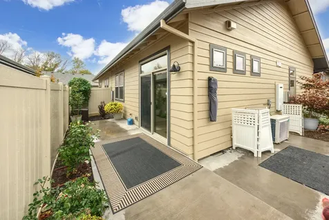 432 Nandina Street Ashland OR 97520