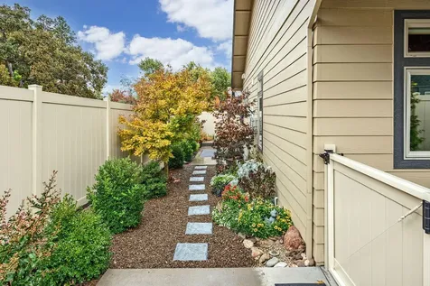 432 Nandina Street Ashland OR 97520