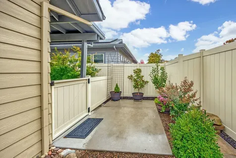432 Nandina Street Ashland OR 97520