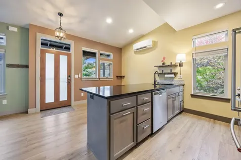 432 Nandina Street Ashland OR 97520