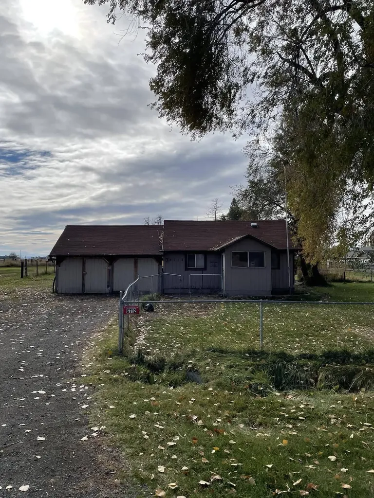 6712 Airway Drive Klamath Falls OR 97603