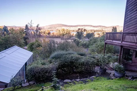 981 Vista Way Klamath Falls OR 97601